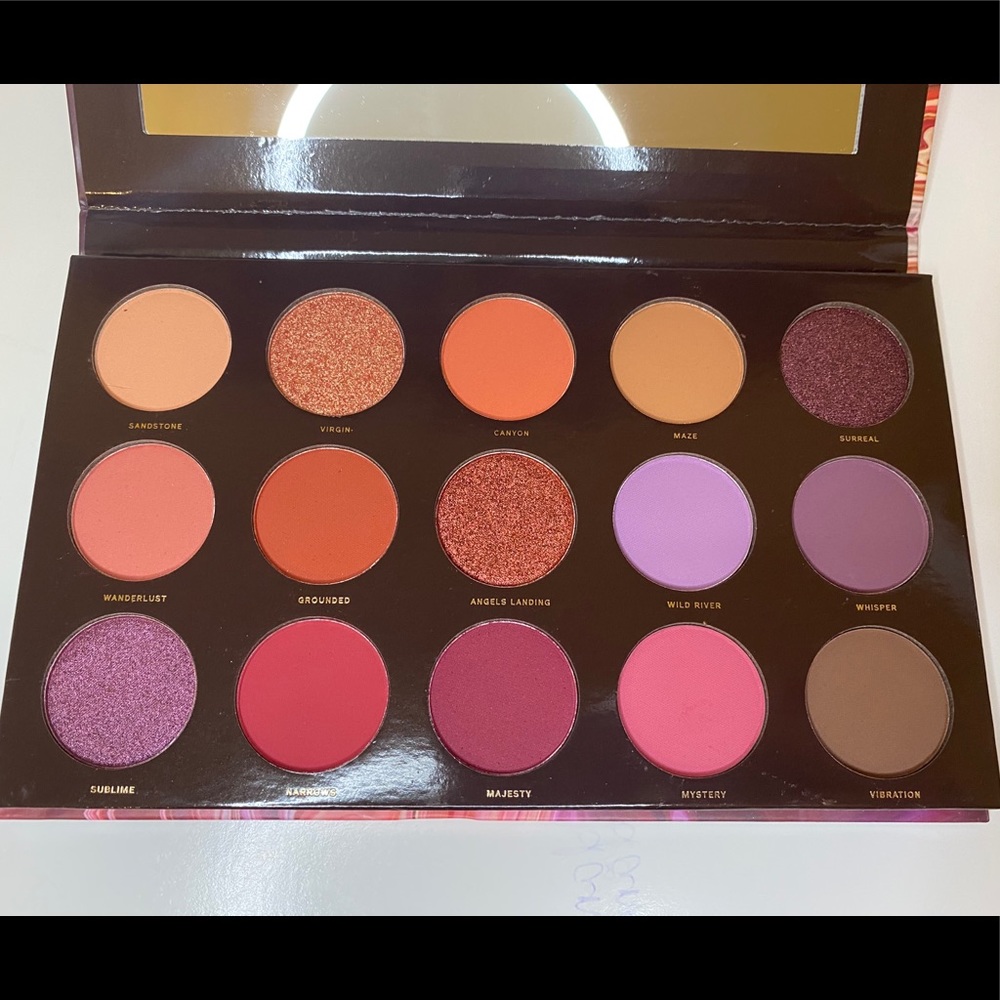 Brand new HIPDOT eyeshadow palette :))
